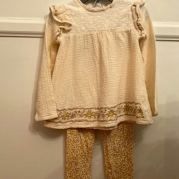 Jessica Simpson Other - Jessica Simpson girls blouse and leggings set